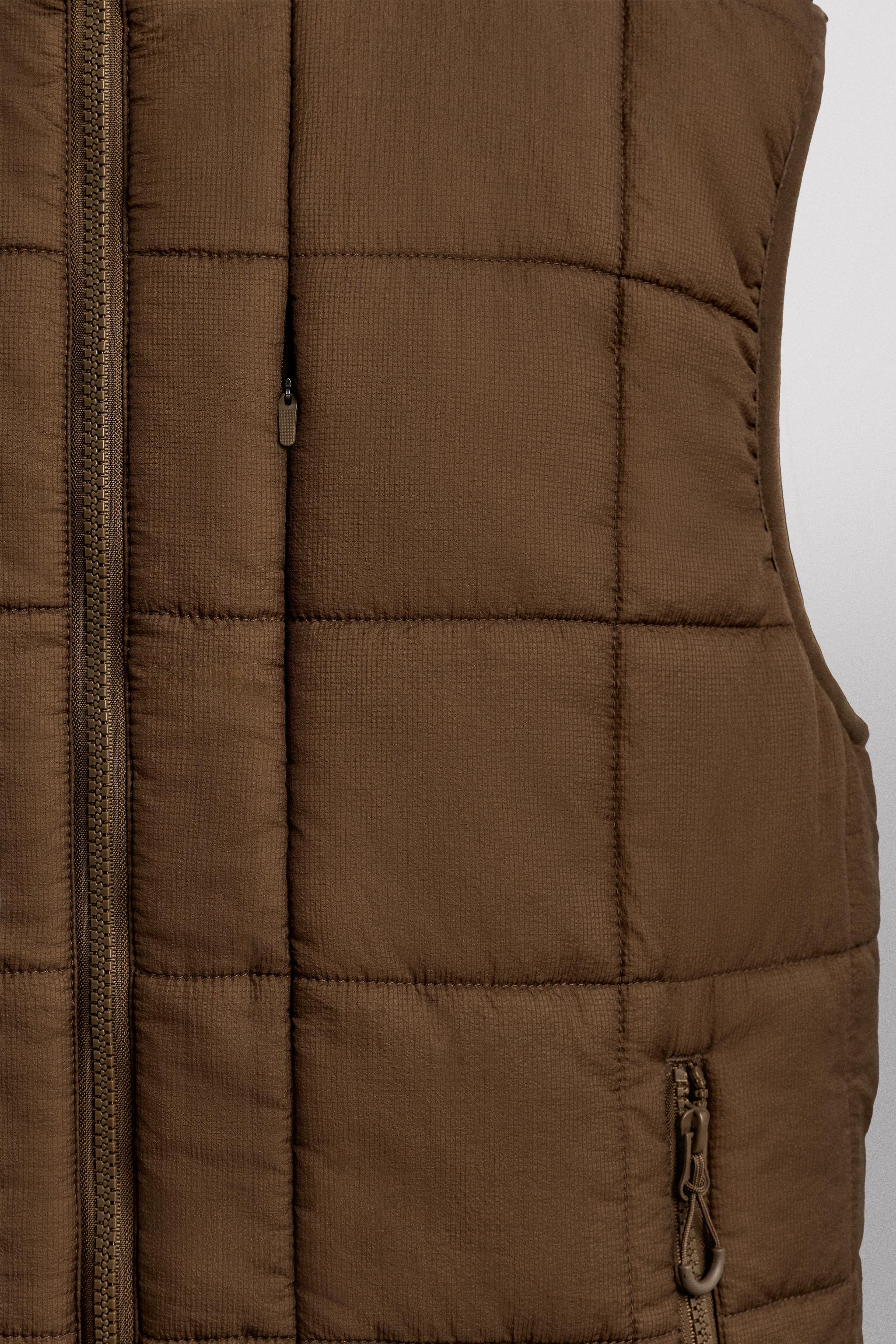TECHNICAL PUFFER VEST